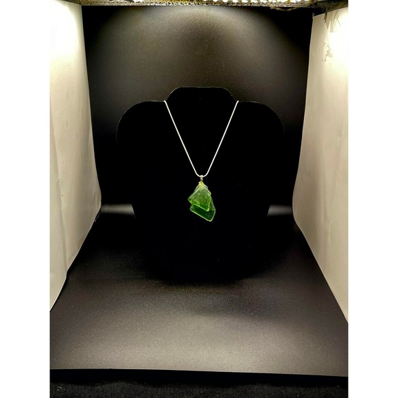 Uranium Glass Pendant Glowing Lime Green UV Reactive Recycled Oddity Collector - Picture 4 of 6